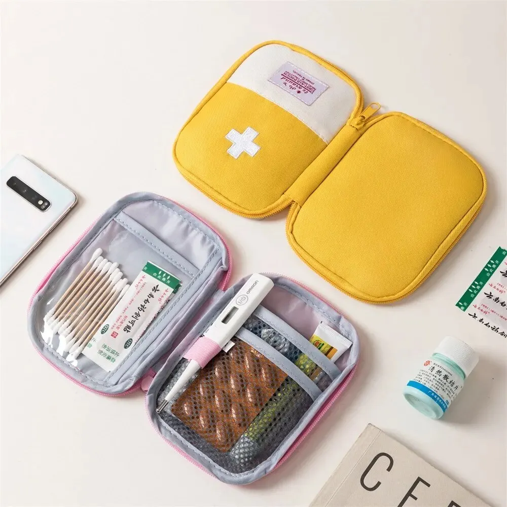 Portable Emergency First Aid K - First Aid Bag Kit のレビューと価格